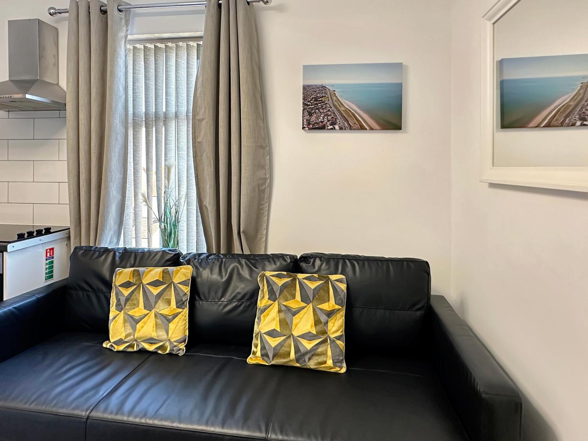Granada Queen's Promenade Apartment